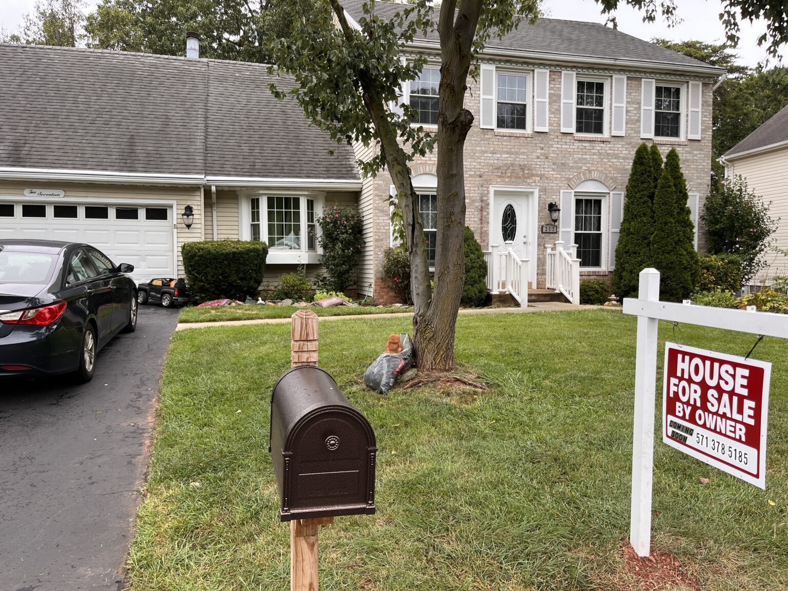 Cardinal Glen of Sterling HOA 185 homes & our own light on rt 7!